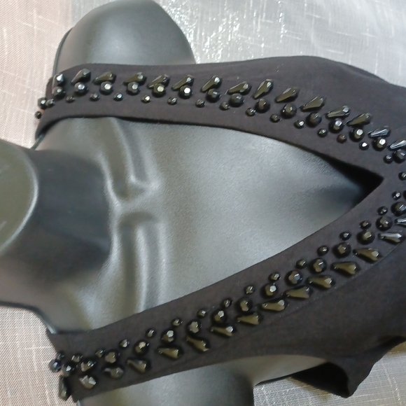 International moda black top with beaded v-neck - Picture 2 of 6